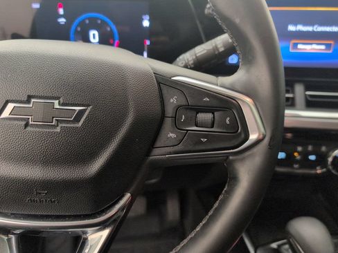Used 2025 Chevrolet Trax ACTIV w/ Sunroof Package FWD image 38