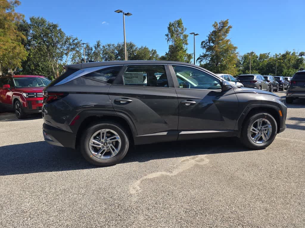 New 2026 Hyundai Tucson SE w/ Tow & Go Package FWD image 8