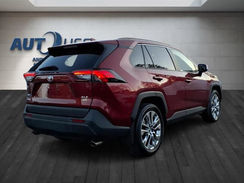 Used 2019 Toyota RAV4 XLE Premium w/ Cold Weather Package image 15