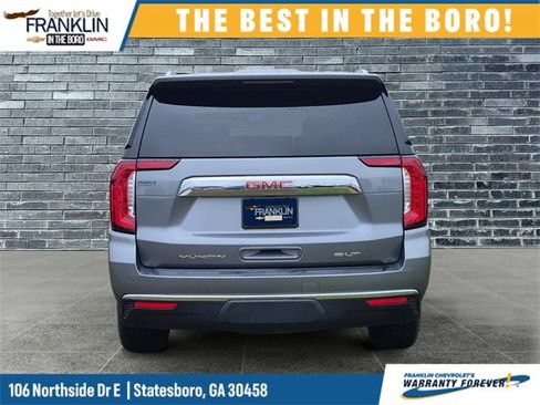 Used 2022 GMC Yukon SLT w/ SLT Premium Package image 4