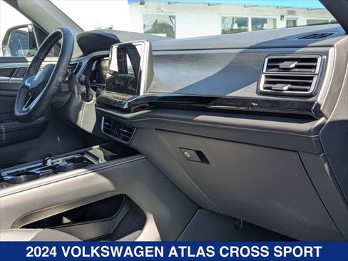 Certified 2024 Volkswagen Atlas Cross Sport SE w/ Panoramic Sunroof Package AWD/4WD image 23