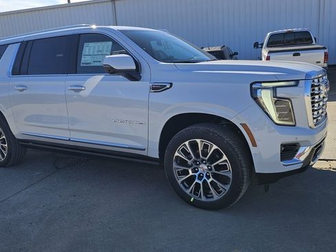 New 2026 GMC Yukon XL Denali w/ Denali Reserve Package image 1