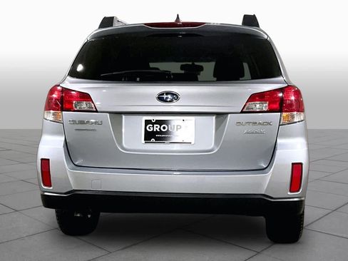 Used 2013 Subaru Outback 2.5i Limited AWD/4WD image 4