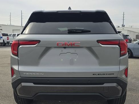 Used 2026 GMC Terrain Elevation w/ Elevation Premium Package image 4