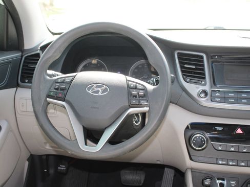 Used 2018 Hyundai Tucson SE FWD image 11