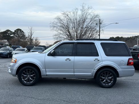 Used 2017 Ford Expedition Limited w/ Equipment Group 301A AWD/4WD image 10