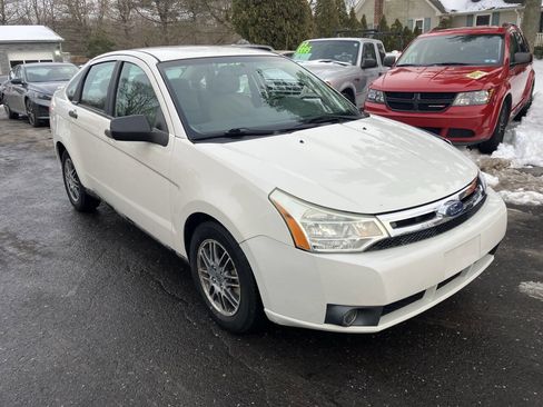 Used 2010 Ford Focus SE image 5