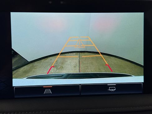 Used 2024 GMC Yukon XL SLE image 14