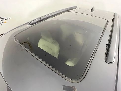 Used 2025 Jeep Grand Cherokee Limited w/ Luxury Tech Group II image 24