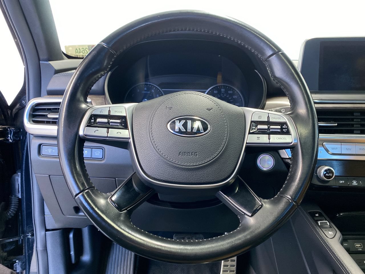 Used 2020 Kia Telluride SX w/ Towing Package FWD image 22