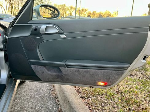 Used 2006 Porsche Cayman S image 38