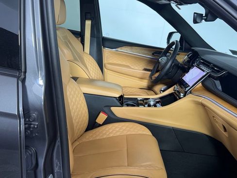 Certified 2022 Jeep Grand Cherokee Summit AWD/4WD image 29