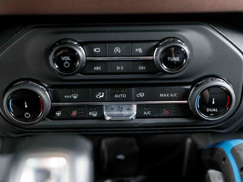 Used 2022 Ford Bronco Outer Banks w/ Sasquatch Package AWD/4WD image 61