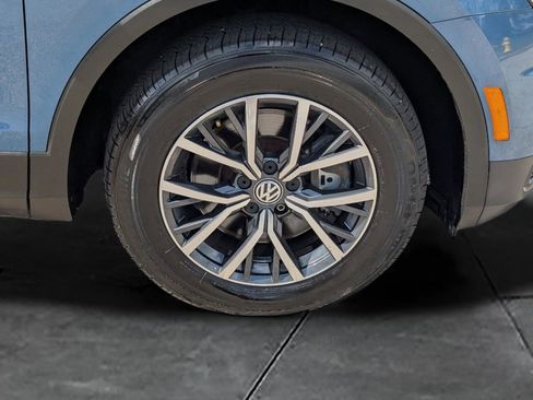 Used 2019 Volkswagen Tiguan SE w/ Panoramic Sunroof Package image 11