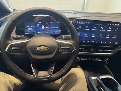 New 2026 Chevrolet Equinox EV LT image 15