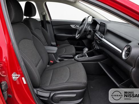 Used 2022 Kia Forte LXS FWD image 8