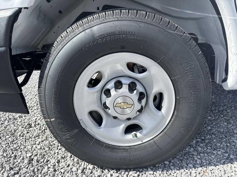 New 2025 Chevrolet Express 2500 w/ Enhanced Convenience Package image 4