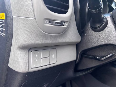 Used 2016 Kia Soul + FWD image 23