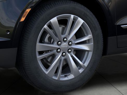 Used 2025 Cadillac XT5 Premium Luxury w/ Technology Package AWD/4WD image 9