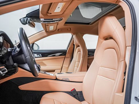Certified 2023 Porsche Panamera 4S AWD/4WD image 5