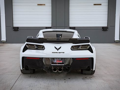 Used 2016 Chevrolet Corvette Z06 w/ Chrome Badge Package image 6