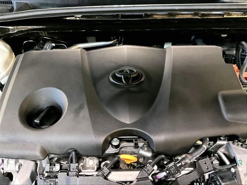 Used 2025 Toyota Camry LE image 34