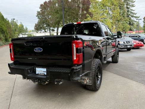 Used 2023 Ford F250 Lariat w/ Sport Appearance Package image 18