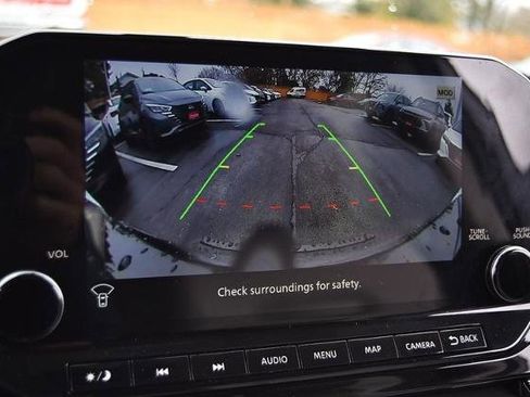 Certified 2024 Nissan Pathfinder SL image 16