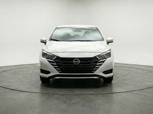 Used 2025 Nissan Versa SV FWD image 2