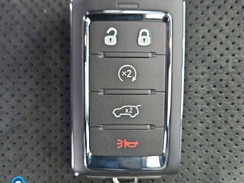 New 2025 Jeep Grand Cherokee Altitude image 32