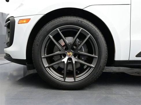Certified 2023 Porsche Macan Turbo image 6