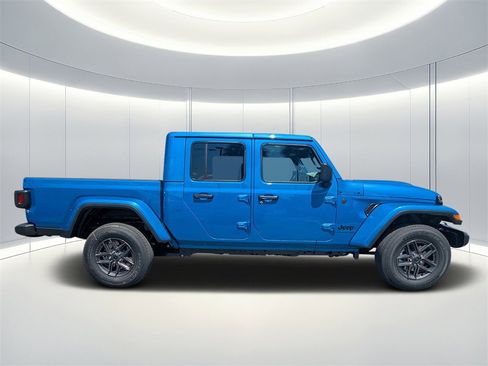New 2025 Jeep Gladiator Sport image 2