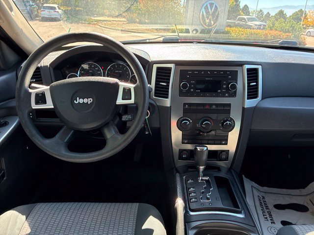 Used 2010 Jeep Grand Cherokee Laredo w/ Popular Equipment Group AWD/4WD image 16