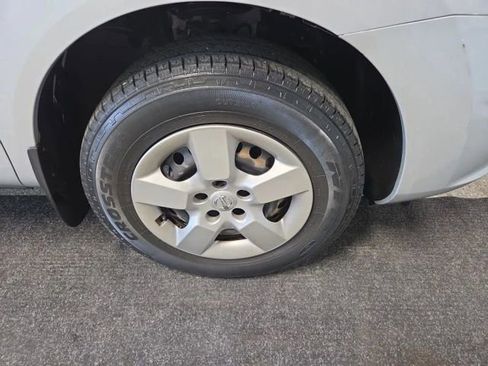 Used 2015 Nissan Rogue S FWD image 10