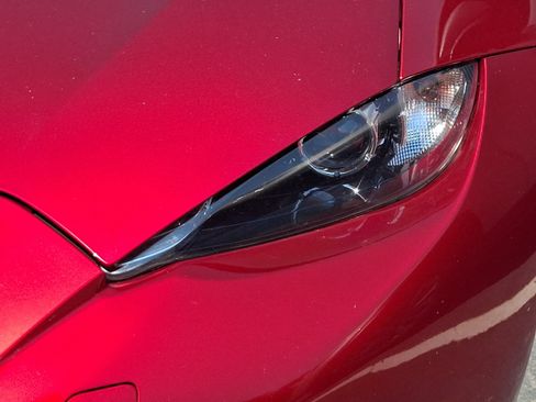 Used 2021 MAZDA MX-5 Miata Sport RWD image 4