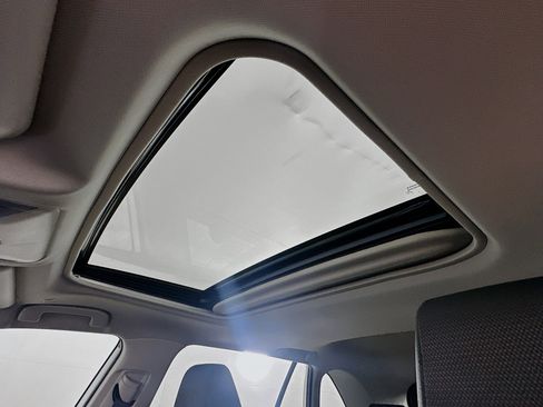 Used 2025 Toyota RAV4 XLE w/ Convenience Package image 25