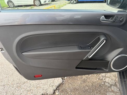 Used 2012 Volkswagen Beetle 2.5 FWD image 13
