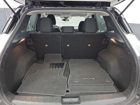 Used 2025 Nissan Kicks SV image 43