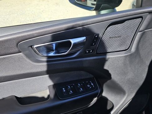 Certified 2022 Volvo XC60 B6 R-Design w/ Climate Package image 18