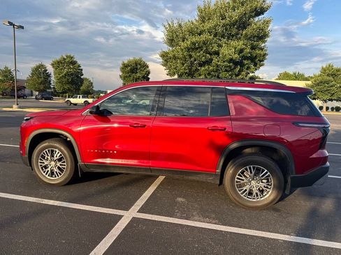 Used 2026 Chevrolet Traverse LT FWD image 14