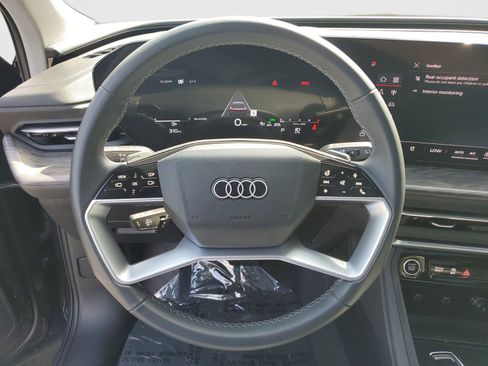 Used 2025 Audi Q5 Premium Plus w/ Premium Plus image 30