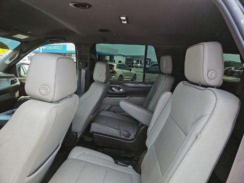 Used 2022 GMC Yukon SLT w/ SLT Luxury Package AWD/4WD image 17