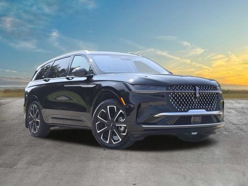 Used 2025 Lincoln Nautilus Reserve AWD/4WD image 1