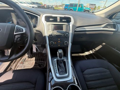Used 2016 Ford Fusion SE FWD image 15