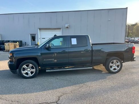 Used 2018 Chevrolet Silverado 1500 LT w/ All Star Edition image 4