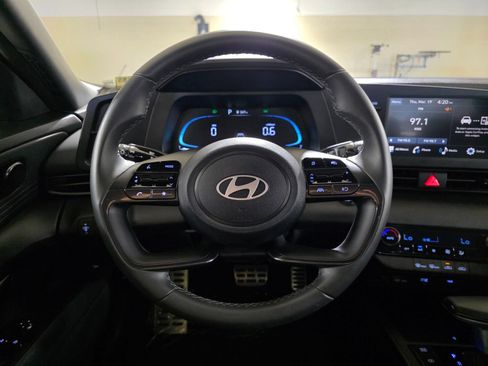 Certified 2025 Hyundai Elantra Sport FWD image 29