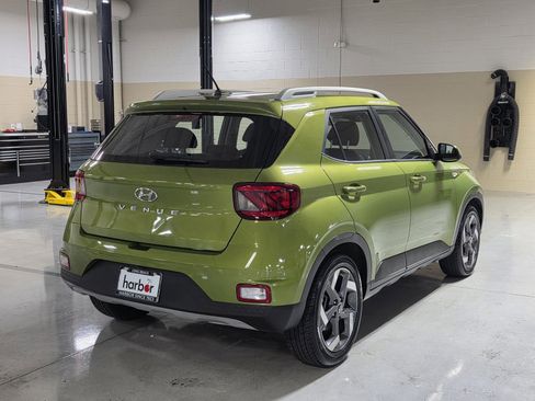 Certified 2023 Hyundai Venue SEL image 7