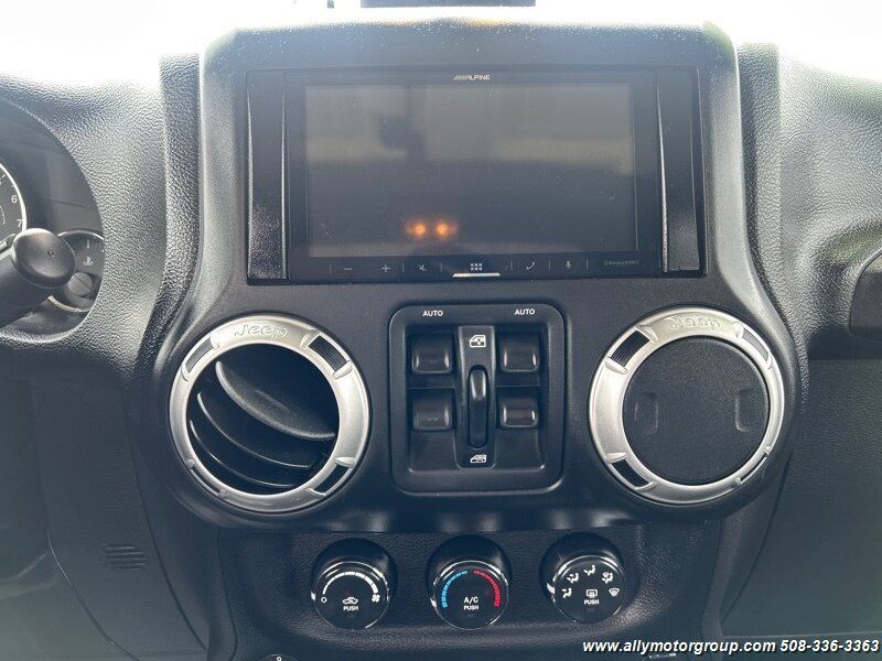 Used 2014 Jeep Wrangler Unlimited Sport AWD/4WD image 21