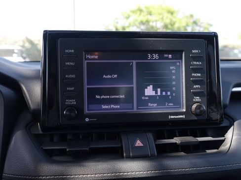 Used 2021 Toyota RAV4 XLE FWD image 17