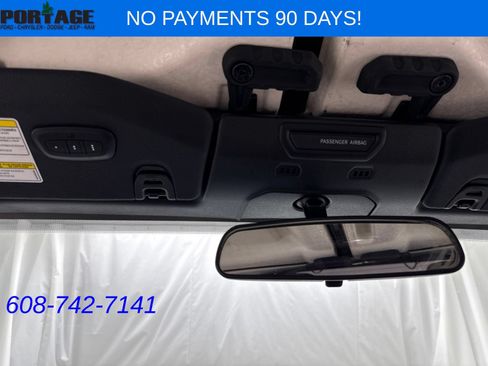 Used 2018 Jeep Wrangler Unlimited Sahara w/ Cold Weather Group AWD/4WD image 22